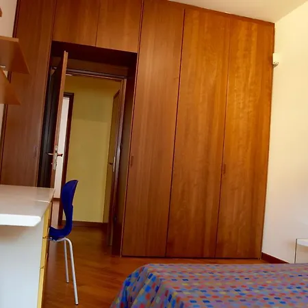 Happy Paulette Apartment