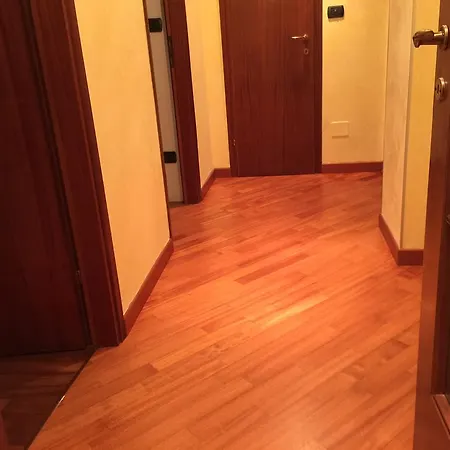 Happy Paulette Apartment